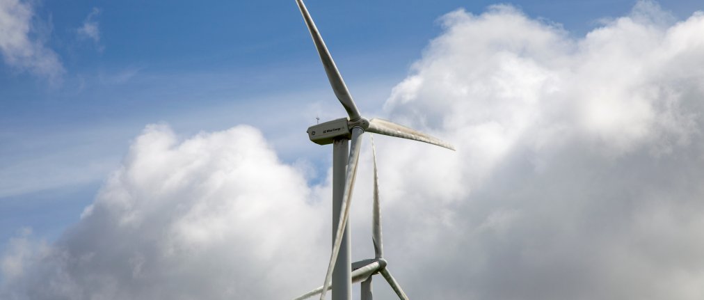 Image d'une éolienne représentant la décarbonation